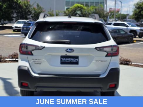Used 2025 Subaru Outback Premium AWD/4WD image 3
