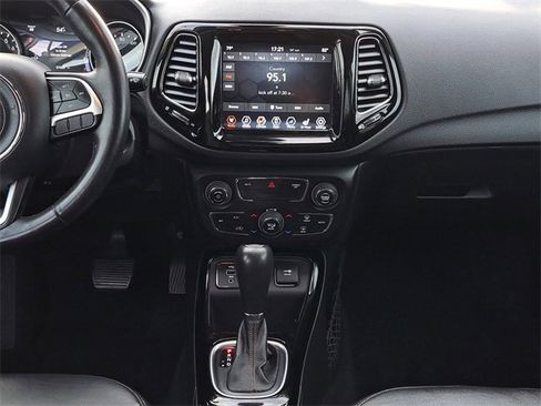 Used 2018 Jeep Compass Limited image 27