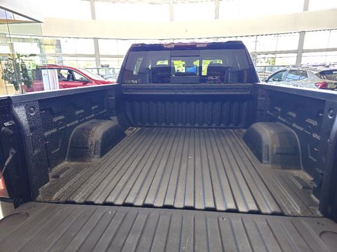 New 2025 GMC Sierra 1500 SLE w/ Preferred Package AWD/4WD image 4