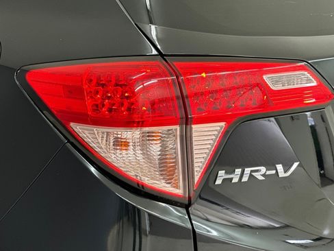 Used 2018 Honda HR-V EX image 12