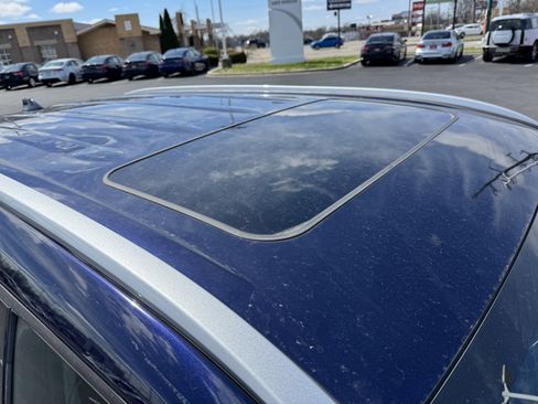 Used 2022 Toyota Highlander XLE image 19