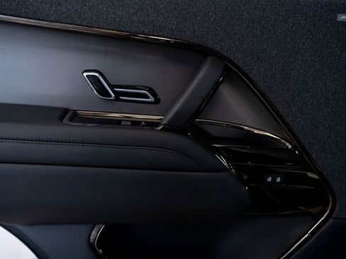 Used 2023 Land Rover Range Rover Sport SE Dynamic image 45