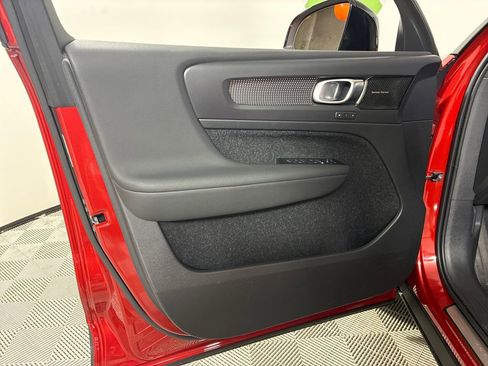 Used 2021 Volvo XC40 T5 R-Design w/ Advanced Package image 26