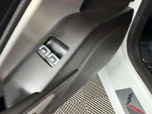 Used 2014 Chevrolet Corvette Stingray Coupe image 12