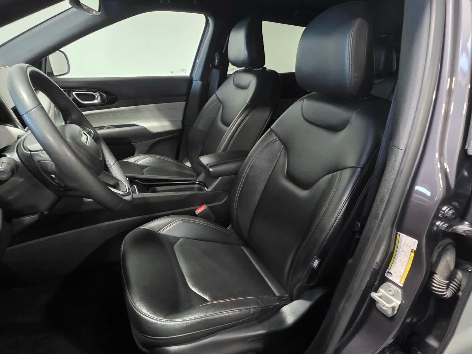 Used 2024 Jeep Compass Limited AWD/4WD image 12