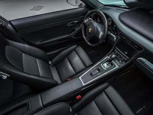 Used 2014 Porsche 911 Carrera S image 27