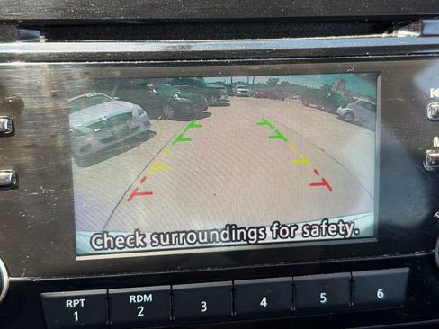 Used 2017 Nissan Rogue SV AWD/4WD image 20
