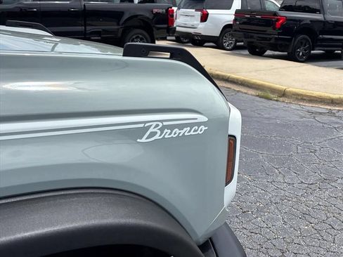 Used 2023 Ford Bronco Heritage Edition AWD/4WD image 11