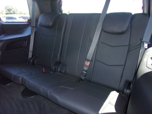 Used 2020 Cadillac Escalade Platinum AWD/4WD image 21