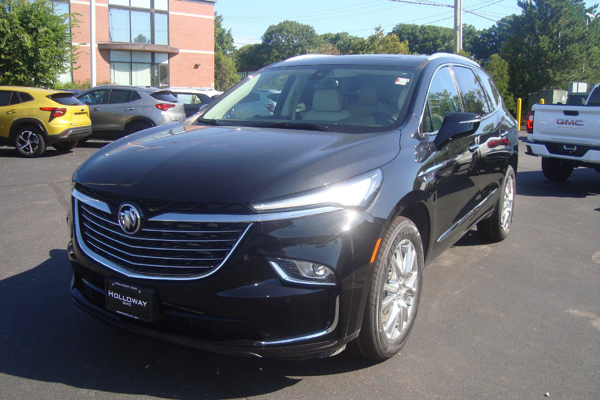 Certified 2023 Buick Enclave Essence w/ Experience Buick Package AWD/4WD image 1