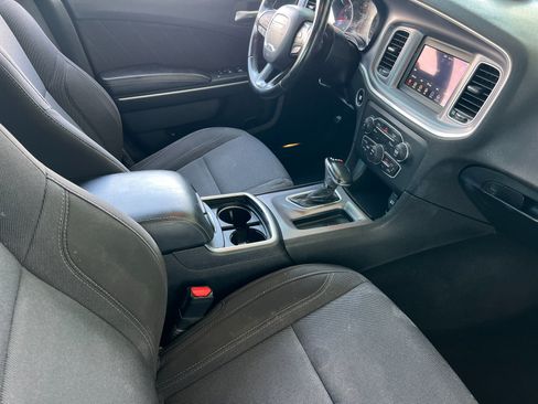Used 2019 Dodge Charger SXT RWD image 15