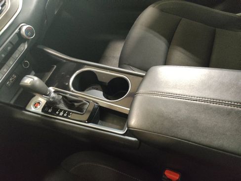 Used 2024 Nissan Altima 2.5 SV FWD image 26