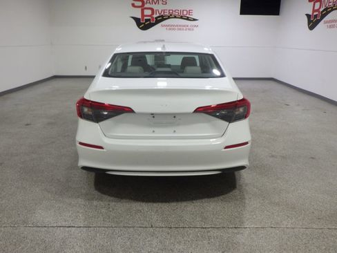Used 2022 Honda Civic EX image 3