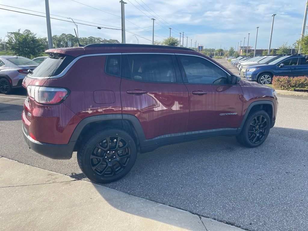Used 2022 Jeep Compass Latitude AWD/4WD image 5