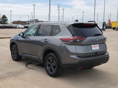 Used 2026 Nissan Rogue SV FWD image 7