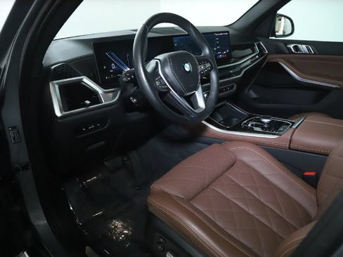 Used 2025 BMW X5 xDrive40i w/ Climate Comfort Package AWD/4WD image 16