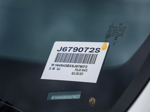 Certified 2025 Mercedes-Benz GLA 250 image 26