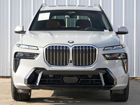 Used 2023 BMW X7 xDrive40i w/ M Sport Package image 7