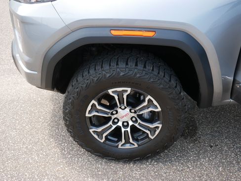Used 2023 GMC Canyon AT4 w/ Canyon Safety Plus Package AWD/4WD image 15