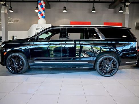 Used 2021 Cadillac Escalade ESV Premium Luxury AWD/4WD image 8