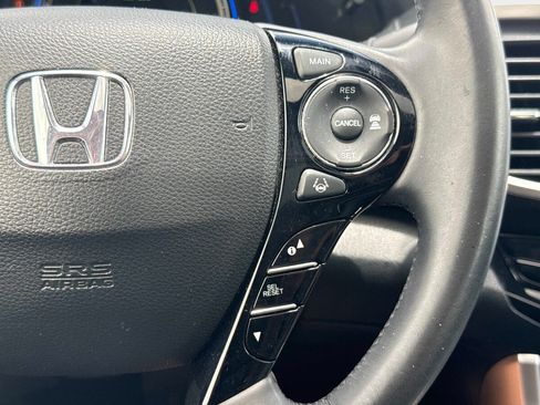 Used 2017 Honda Accord Touring image 27