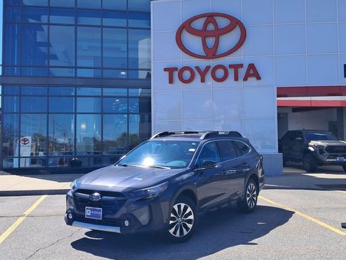 Used 2023 Subaru Outback Limited AWD/4WD image 1