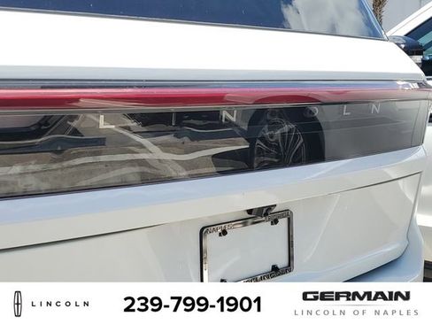 New 2026 Lincoln Navigator L Black Label AWD/4WD image 16