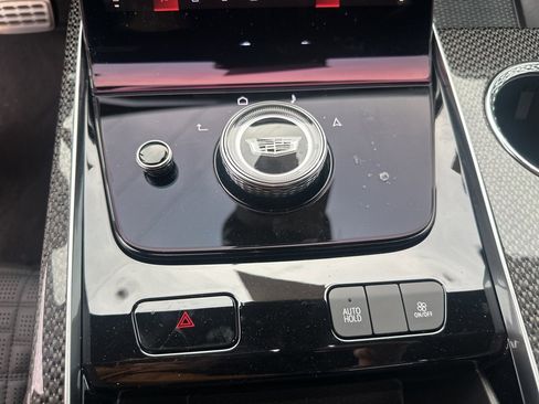 Used 2025 Cadillac Escalade ESV V w/ LPO, ONYX Package image 29