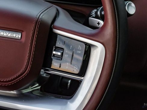 Used 2024 Land Rover Range Rover SE image 43