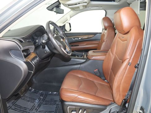 Used 2019 Cadillac Escalade Premium Luxury AWD/4WD image 12