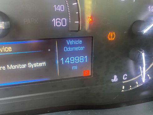 Used 2017 Cadillac XT5 Luxury FWD image 17