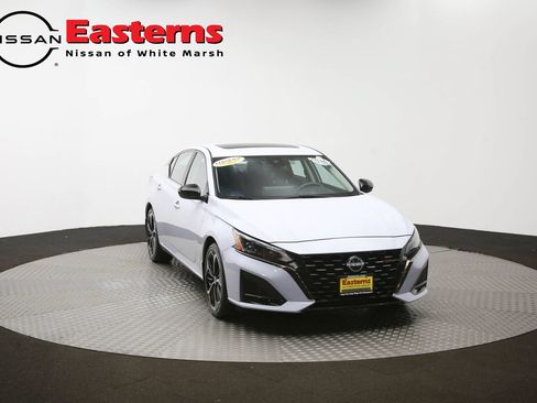 Used 2023 Nissan Altima 2.5 SR w/ SR Premium Package FWD image 51