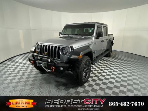 Used 2020 Jeep Gladiator Sport w/ Quick Order Package 24S image 3