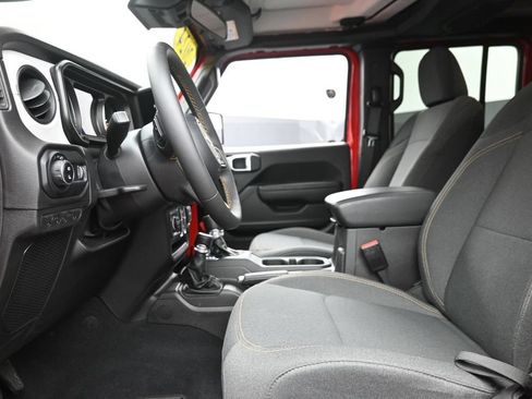 Used 2024 Jeep Gladiator Sport AWD/4WD image 16