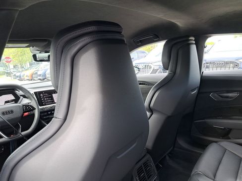 New 2026 Audi RS e-tron GT performance image 25