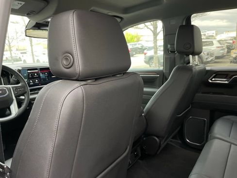 Used 2025 GMC Sierra 1500 SLT AWD/4WD image 27