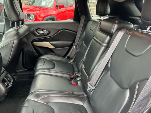 Used 2017 Jeep Cherokee High Altitude AWD/4WD image 24