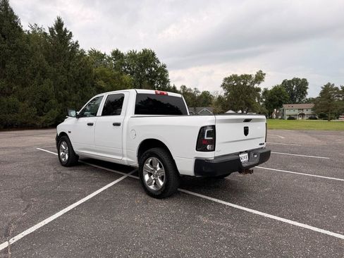 Used 2014 RAM 1500 4x4 Crew Cab image 6