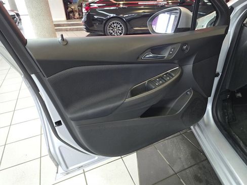 Used 2018 Chevrolet Cruze LS image 9