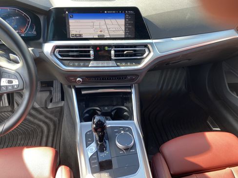 Used 2022 BMW 330i Sedan w/ Driving Assistance Package image 11