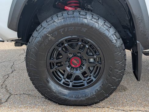 Used 2022 Toyota Tacoma TRD Pro AWD/4WD image 33