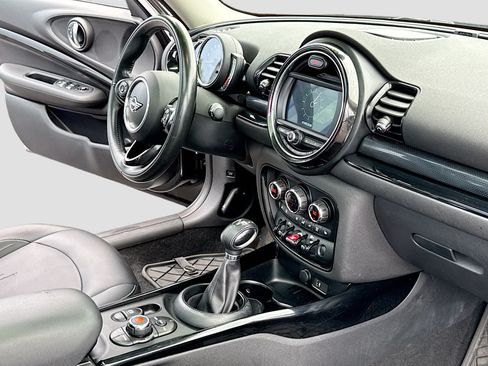 Used 2019 MINI Cooper Clubman ALL4 AWD/4WD image 5