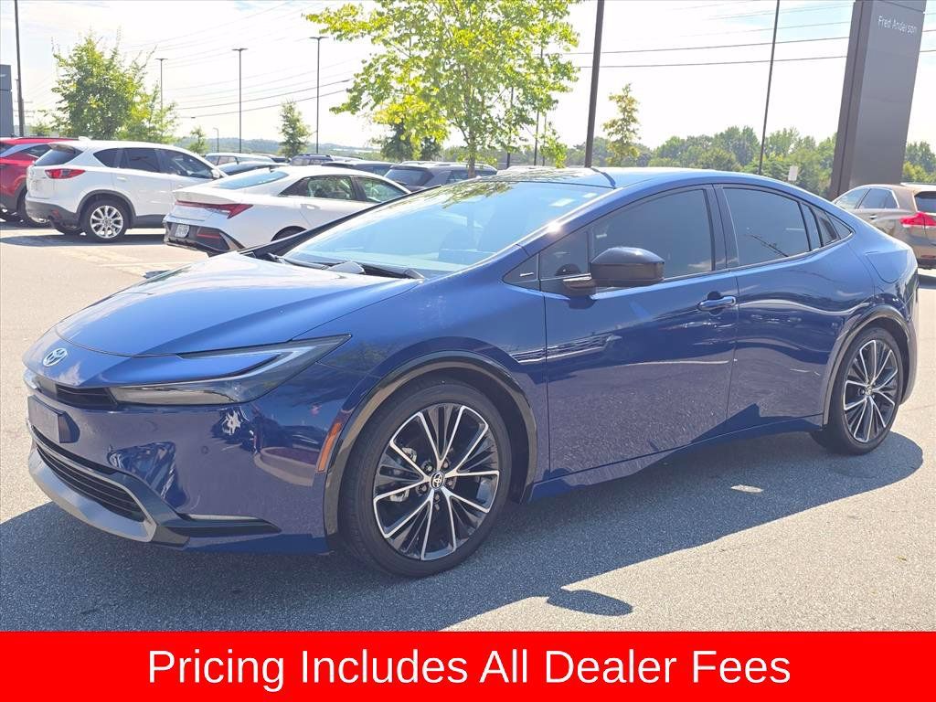Used 2024 Toyota Prius XLE FWD image 7
