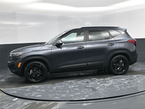 New 2026 Kia Seltos EX image 3