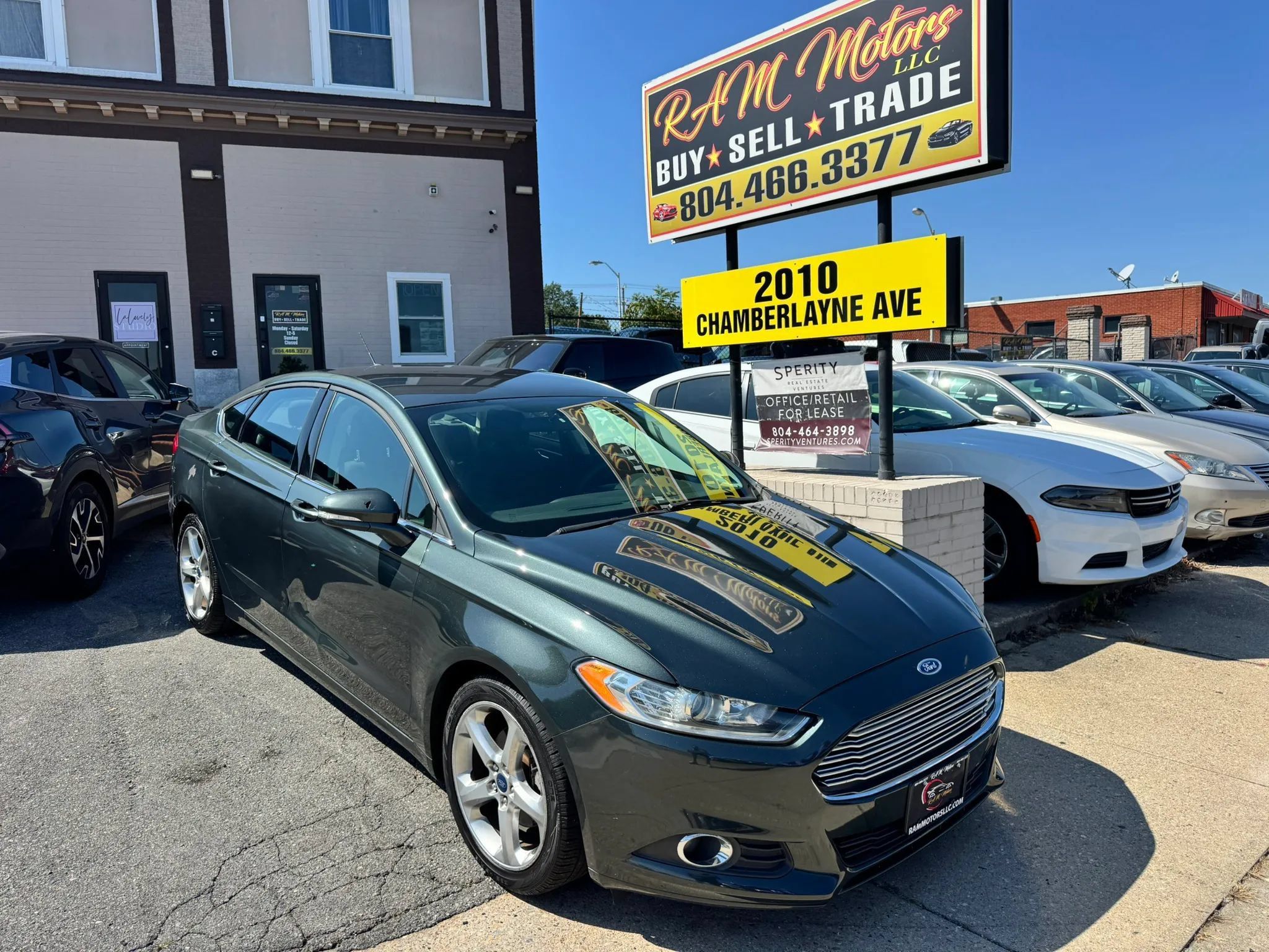 Used 2015 Ford Fusion SE FWD image 1