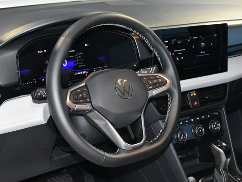 Used 2025 Volkswagen Taos S AWD/4WD image 2