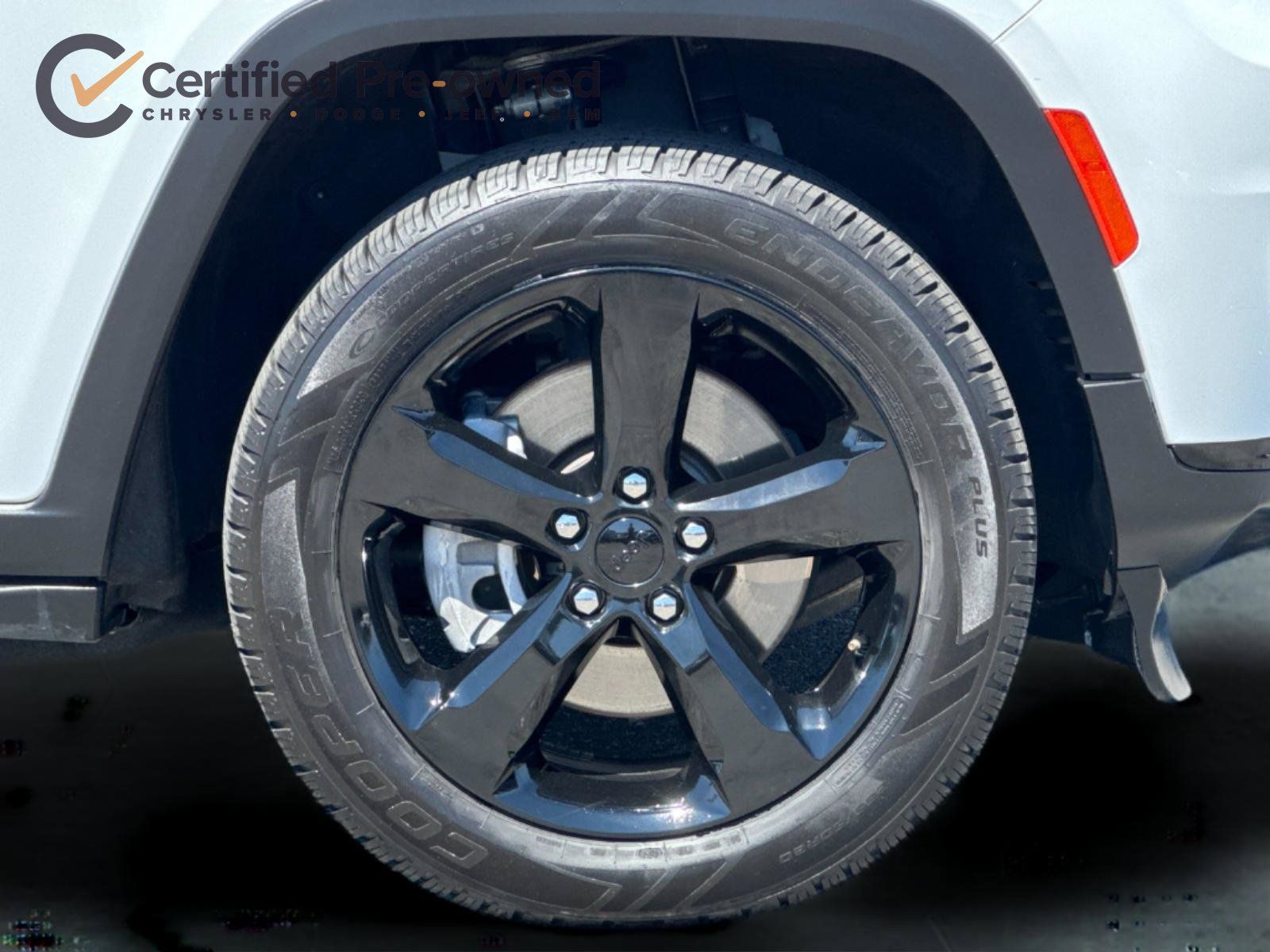Used 2023 Jeep Grand Cherokee L Laredo AWD/4WD image 25