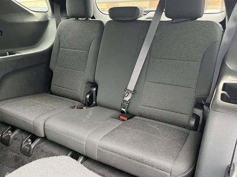 Used 2024 Chevrolet Traverse LT image 16