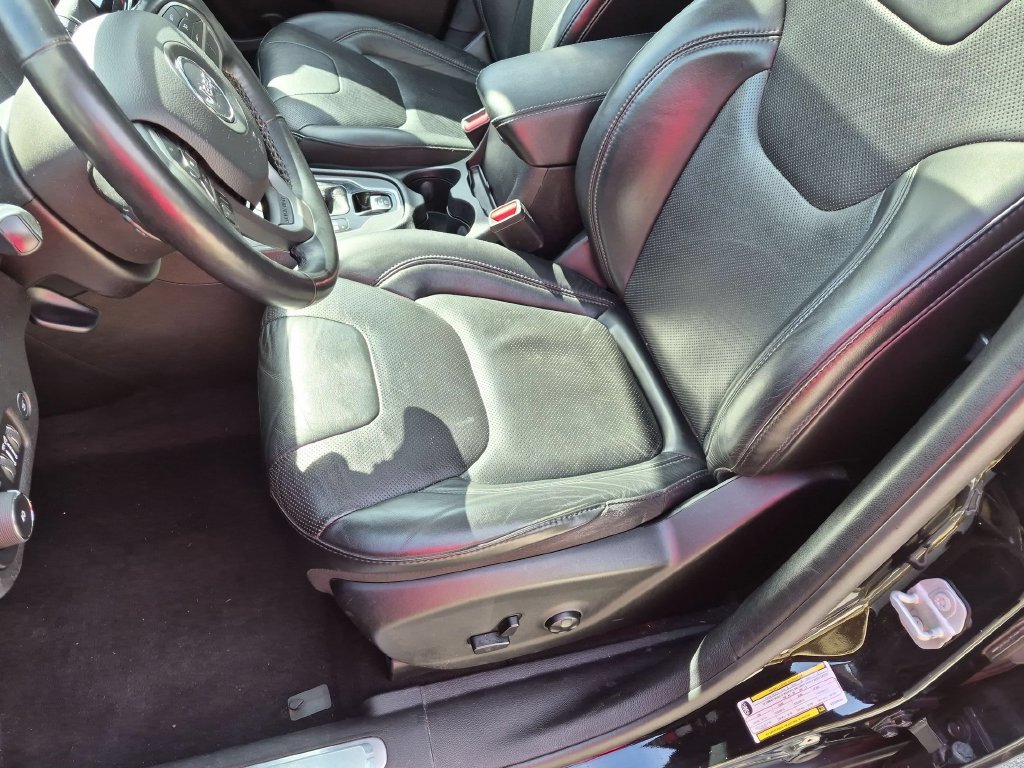 Used 2019 Jeep Cherokee Limited AWD/4WD image 22