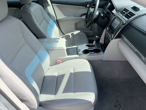 Used 2012 Toyota Camry XLE w/ Convenience Pkg FWD image 8